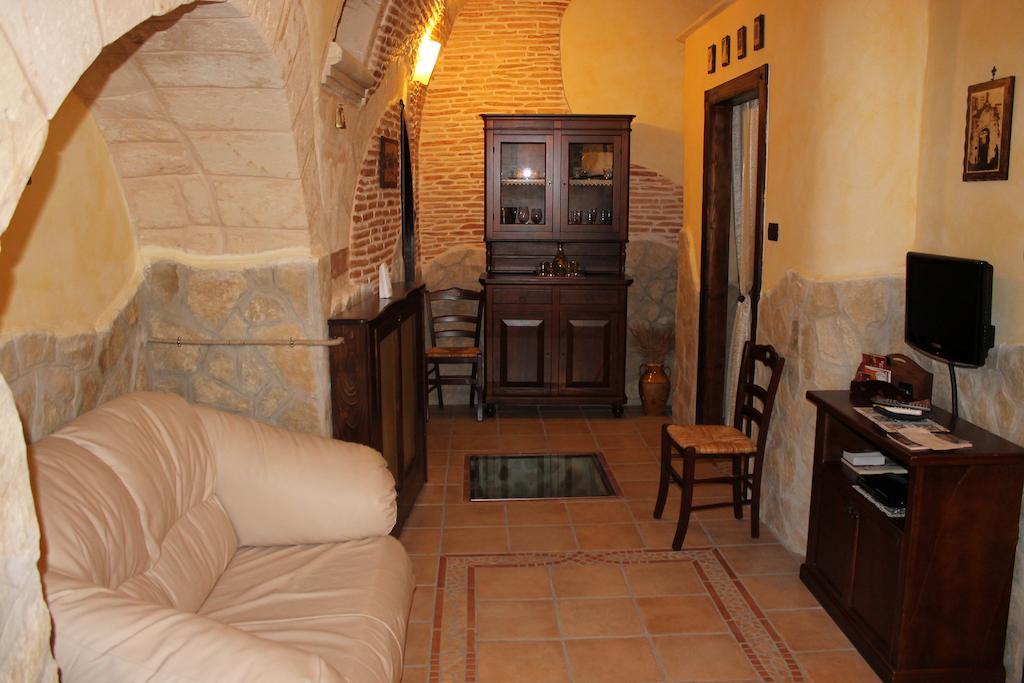 Domusfrumenti Oria  Exterior photo